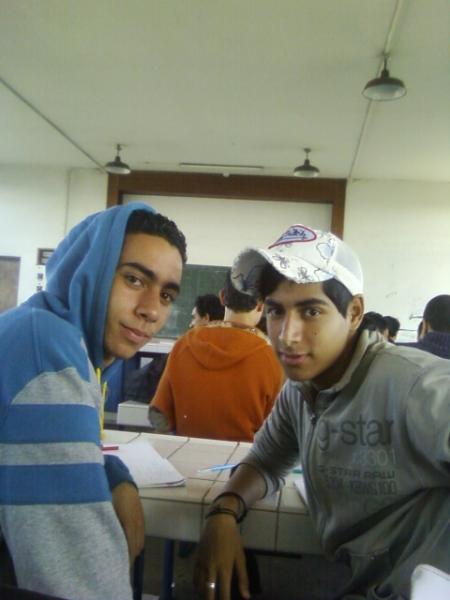   �(�_●)  iSMaiLOviTCH   vs hitch  (�_●)�